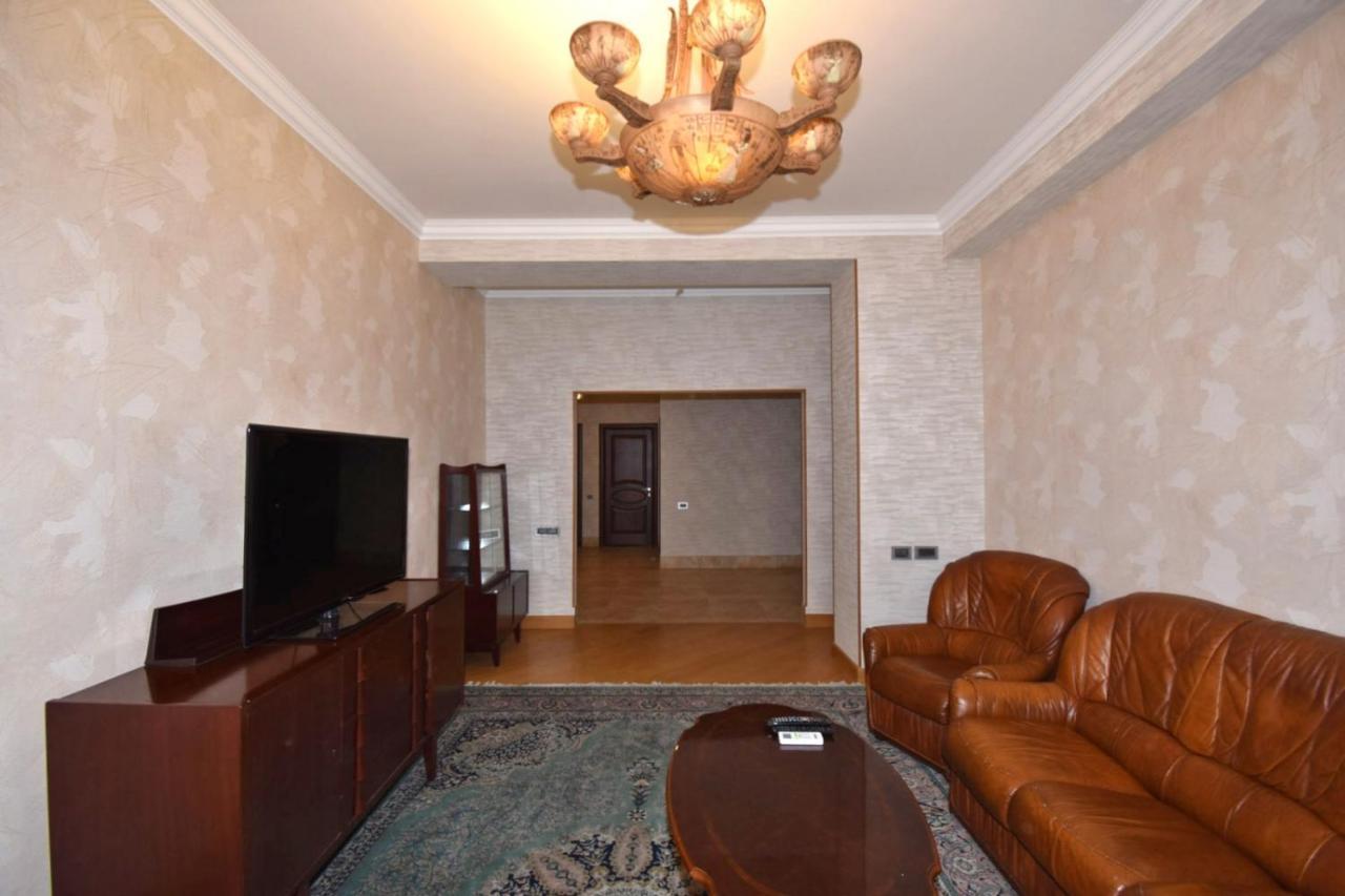 Rent Inn Yerevan On Buzand Street Exterior foto