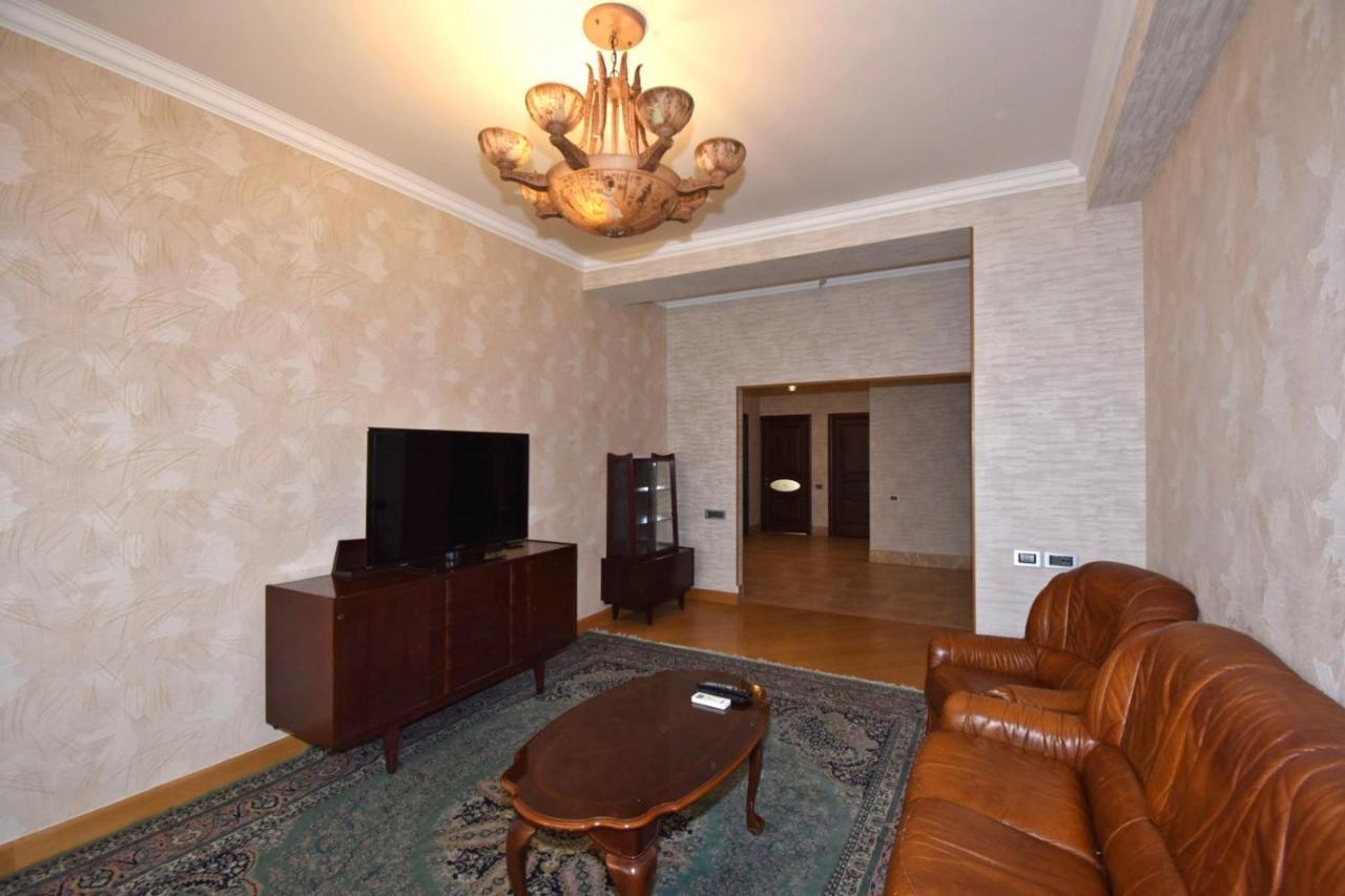 Rent Inn Yerevan On Buzand Street Exterior foto